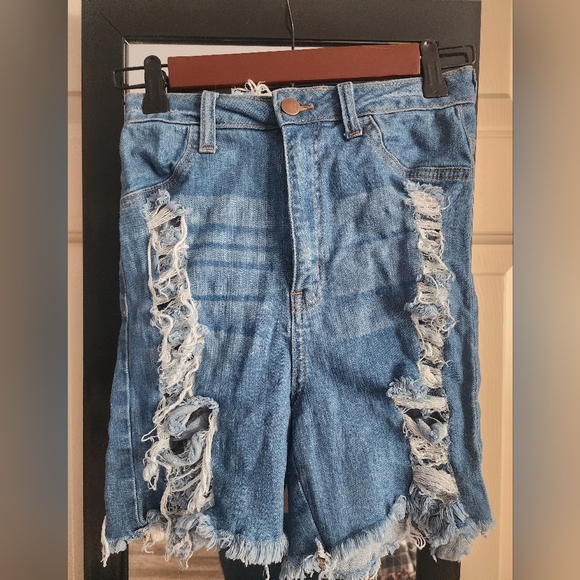 Yes Now Distressed Bermuda Shorts - Picture 6 of 7